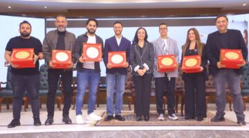 وزيرة التضامن تكرم فريق عمل مسلسل «ولاد الشمس» بحضور أبناء مؤسسات الرعاية الاجتماعية