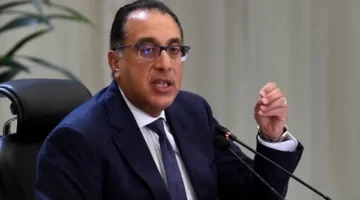 «مدبولي يشدد على» متابعة جهود إمداد الكهرباء في إطار خطة إنشاء مجتمعات زراعية وصناعية وحضرية جديدة.