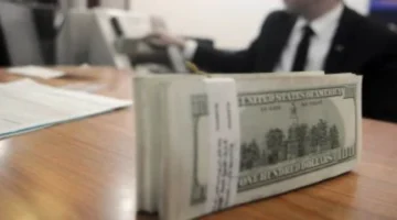 سعر الدولار في مصر اليوم.. استقرار الأسعار عند 52.88 جنيه في البنوك الرئيسية