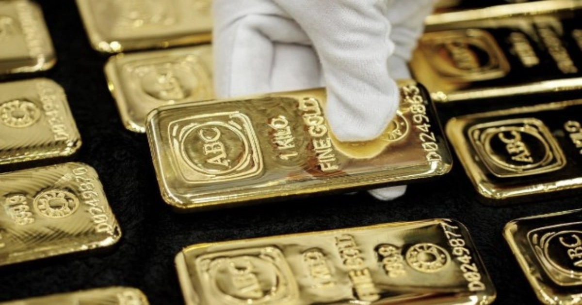 سعر سبيكة 10 جرام عيار 24 «يسجل 82,981 جنيهاً» بتعاملات الصاغة 5 سعر سبيكة 10 جرام عيار 24 «يسجل 82,981 جنيهاً» بتعاملات الصاغة