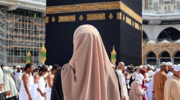 هل يجوز للمرأة تغيير ملابس الاحرام بعد نية الحج؟
