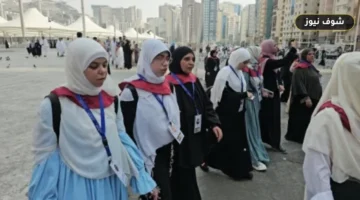 «هدية إتمام المصحف كاملًا».. 25 طالبًا من حفظة القرآن بقرية سقارة يؤدون مناسك العمرة
